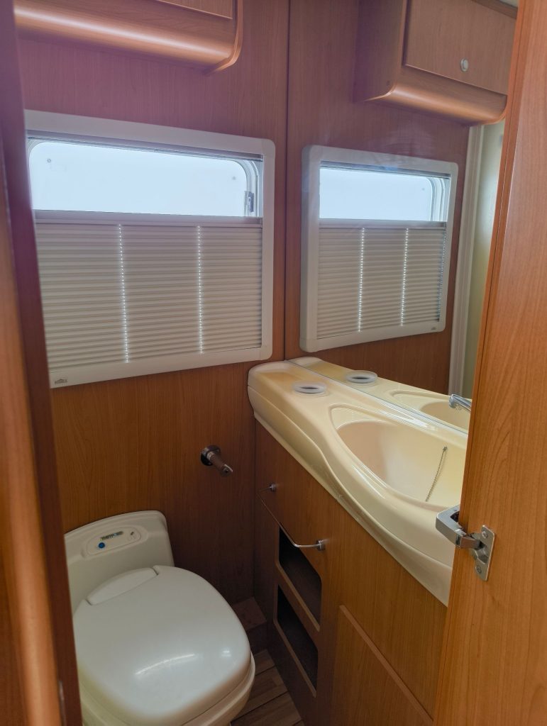 Giottiline Therry T45 Usato: Mansardato 6 Posti e Garage - OK Camper - foto 23