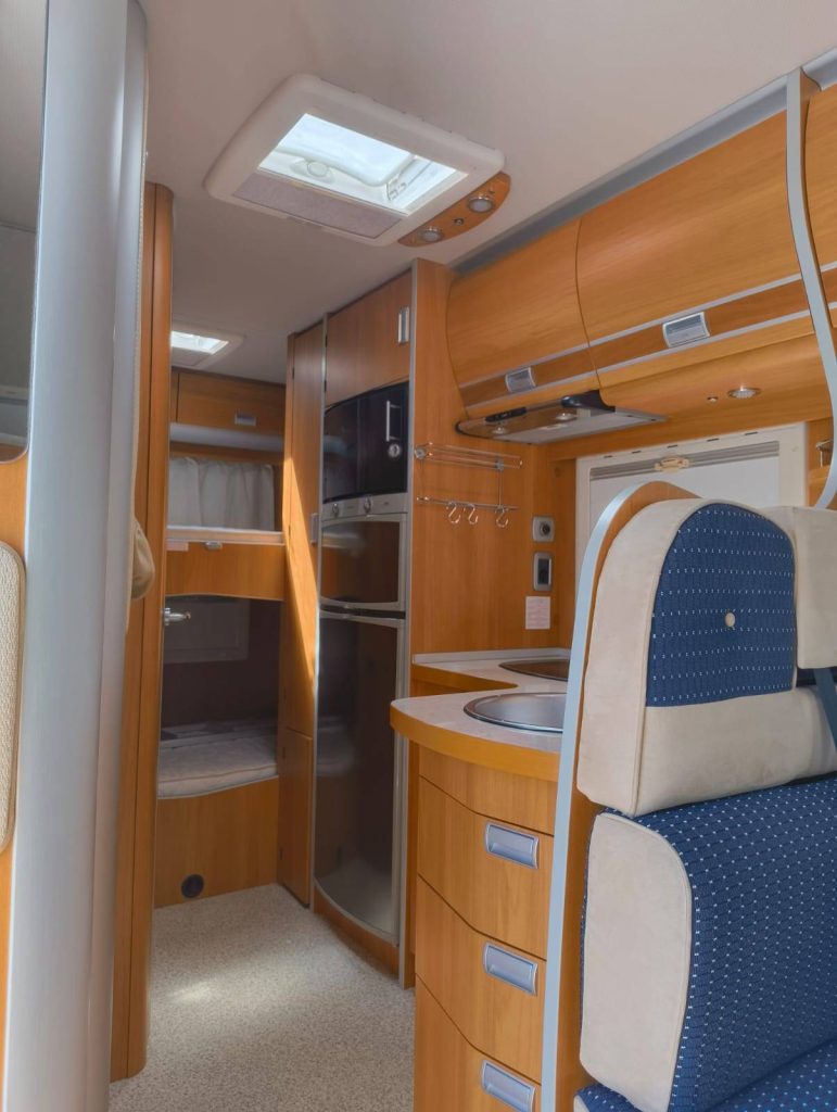 Laika Ecovip 1 Classic Usato: 6 Posti e Motore 160 CV - OK Camper - foto 11