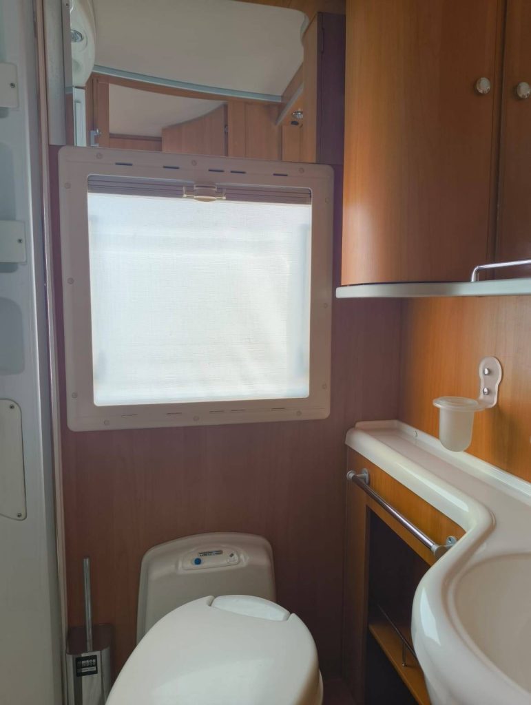 Laika Ecovip 1 Classic Usato: 6 Posti e Motore 160 CV - OK Camper - foto 21