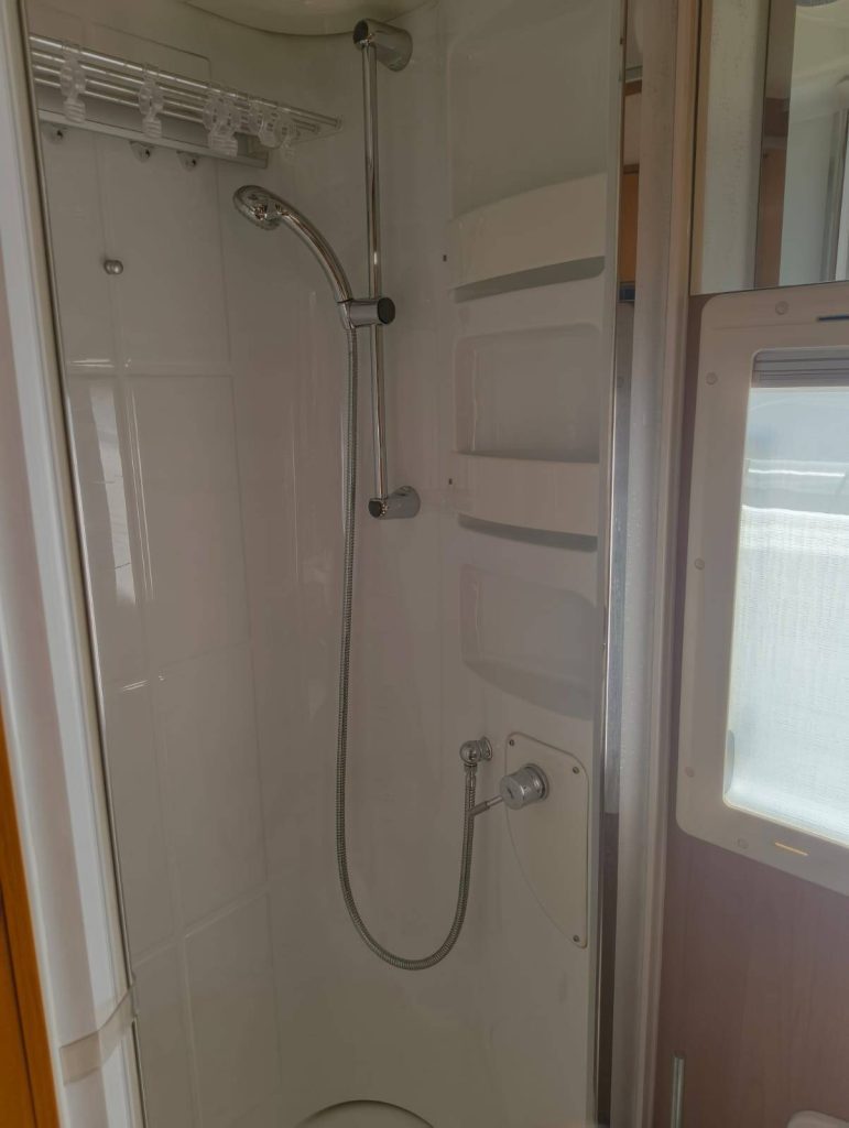 Laika Ecovip 1 Classic Usato: 6 Posti e Motore 160 CV - OK Camper - foto 22