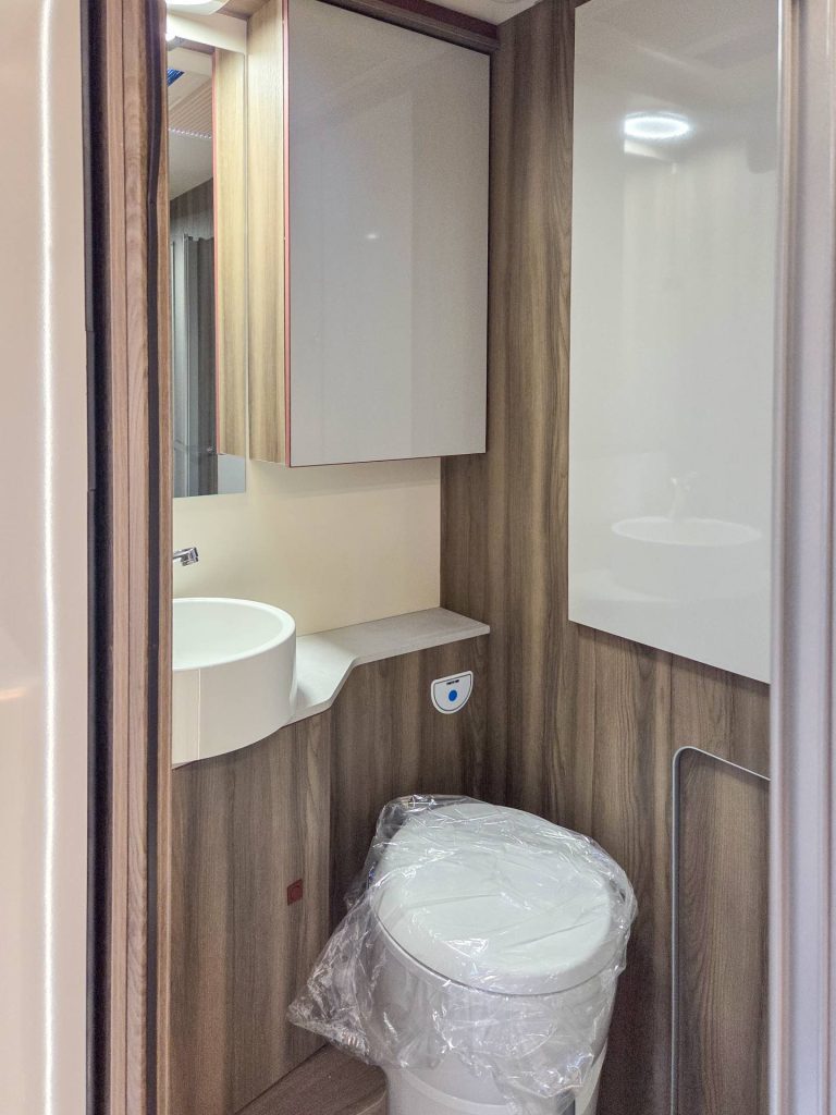 Camper in vendita nuovo Roller Team Kronos Fit 230 TL - OK Camper - foto 14