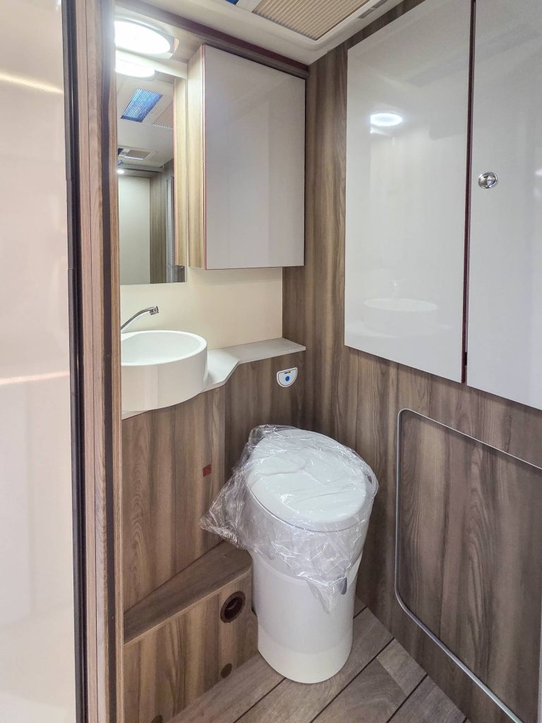 Camper in vendita nuovo Roller Team Kronos Fit 230 TL - OK Camper - foto 17