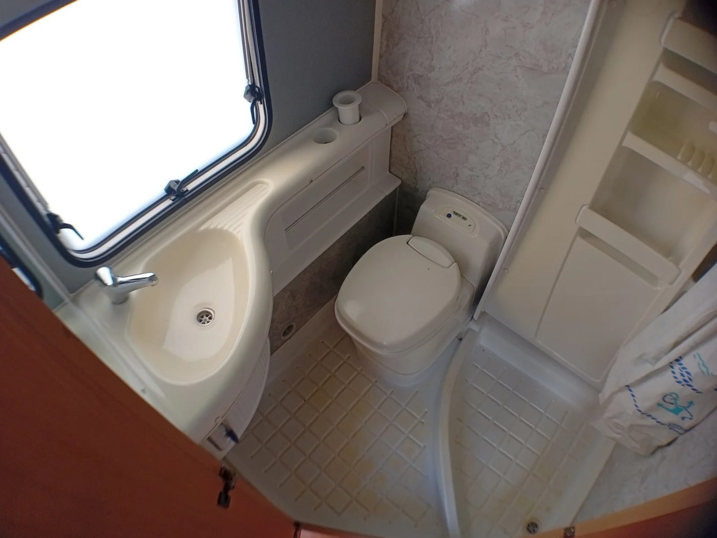 Elnagh Marlin 59 usato| Mansardato 6 posti – Parcaravan - foto 13