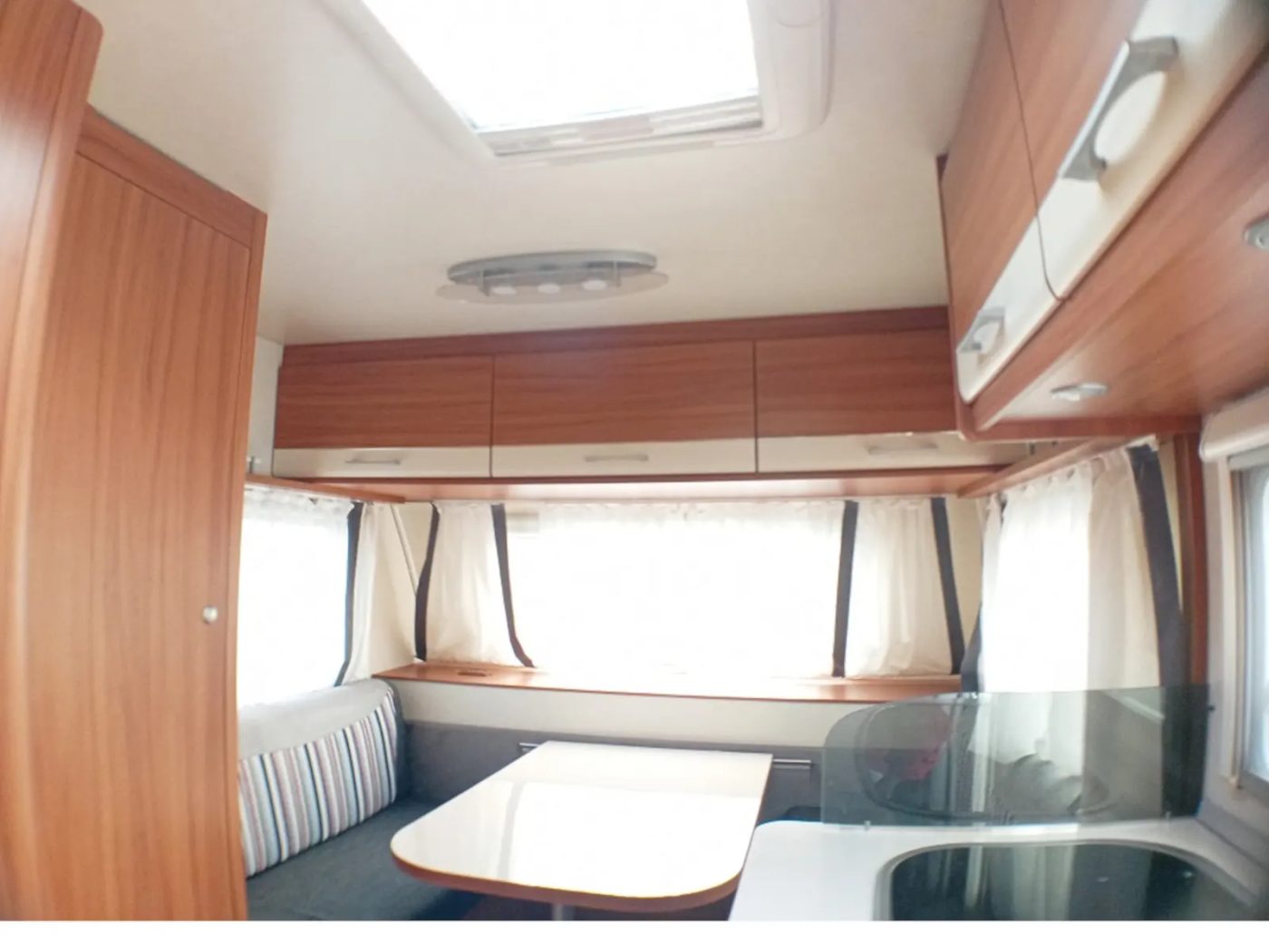 Weinsberg CaraOne 400LK usata | Roulotte 4 posti con veranda - foto 5