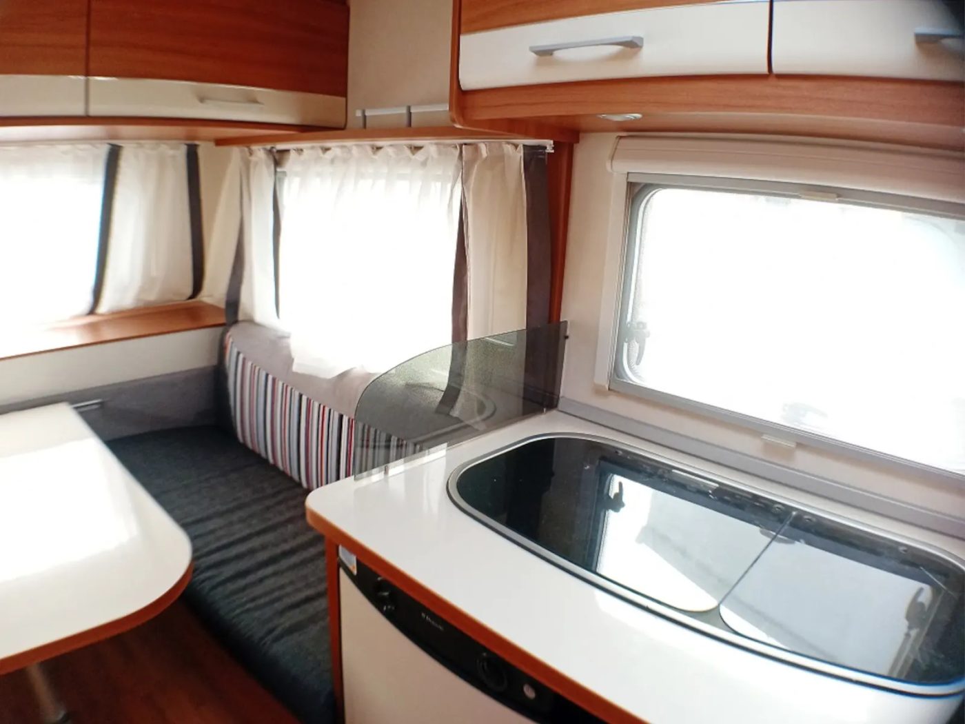 Weinsberg CaraOne 400LK usata | Roulotte 4 posti con veranda - foto 6