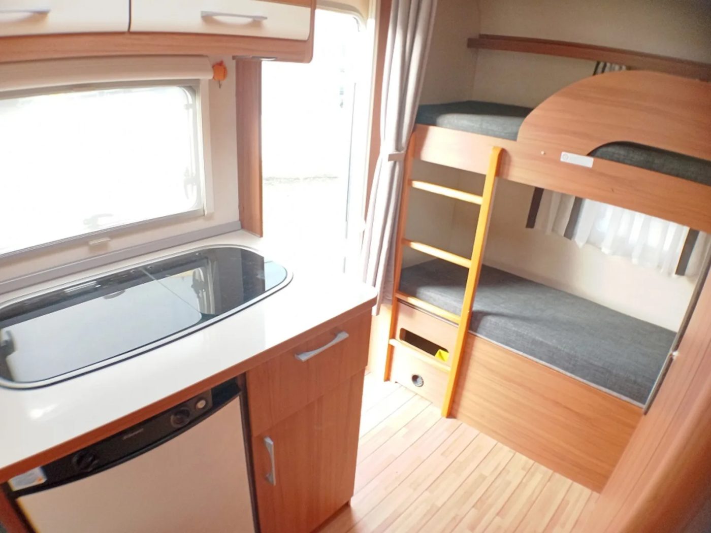 Weinsberg CaraOne 400LK usata | Roulotte 4 posti con veranda - foto 7