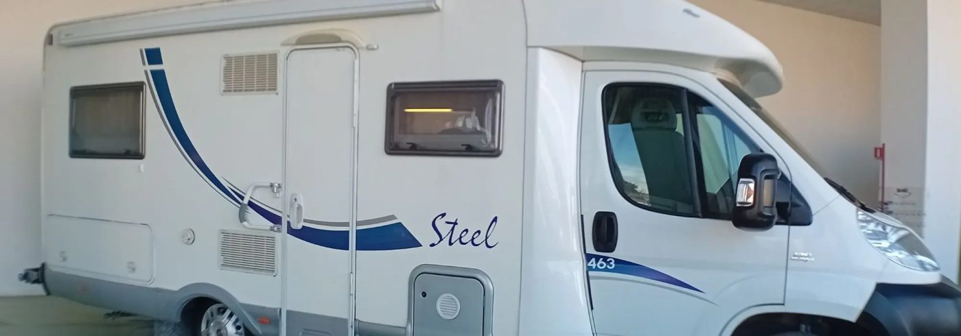 McLouis Steel 463 usato | Semintegrale 4 posti – Parcaravan