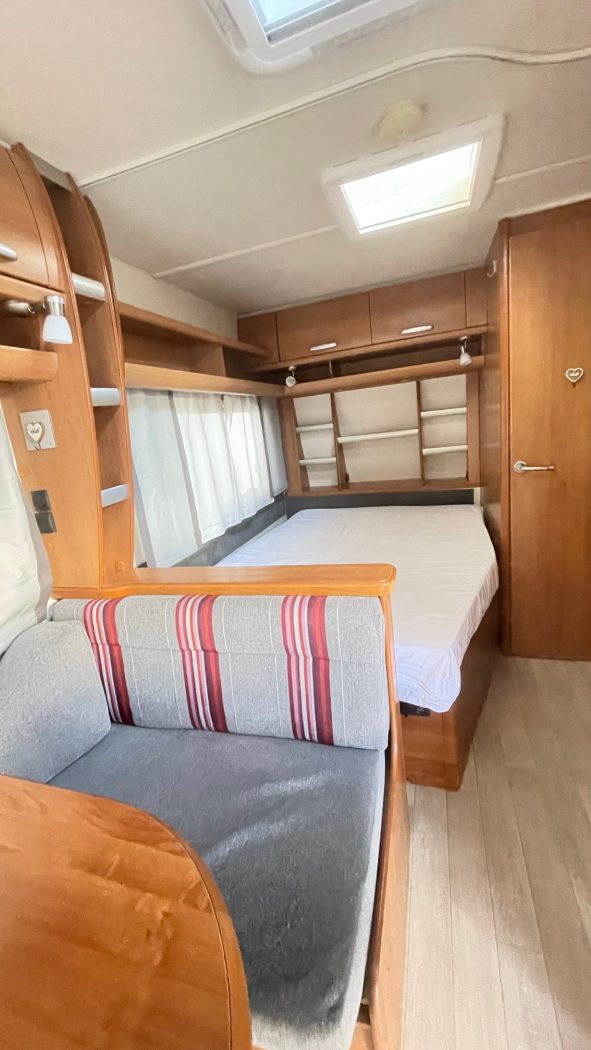 USATO CARAVAN FENDT BIANCO Sportivo 390 - foto 7