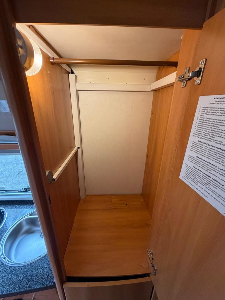 Semintegrale Hymer Tramp 616 SL - foto 17