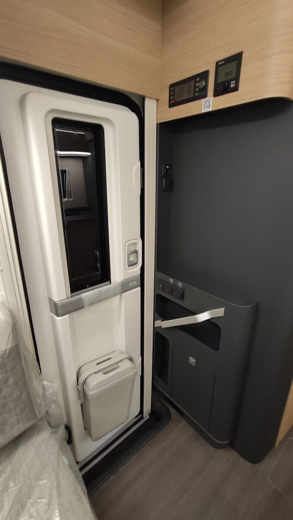 Camper mansardato Adria CORAL XL 660SL AXESS - foto 10
