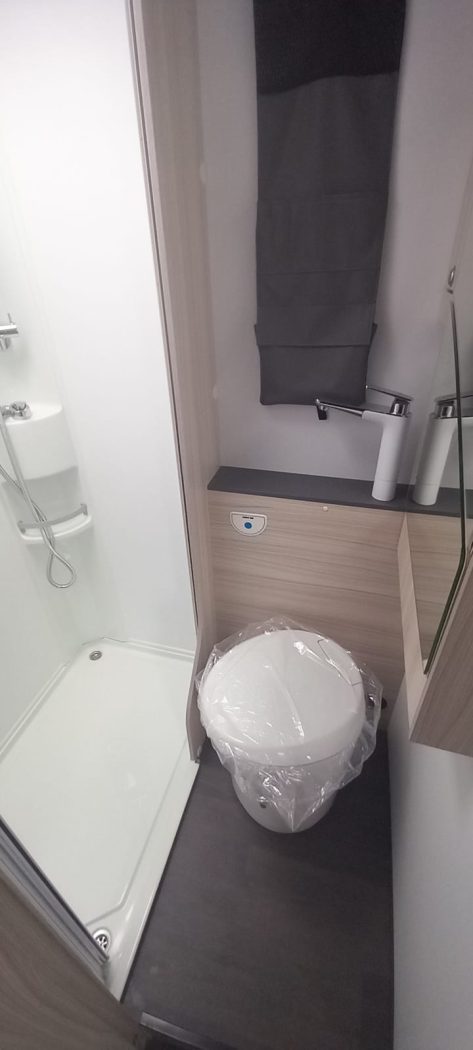 Adria Sun Living A75DP- NOLEGGIO - foto 7