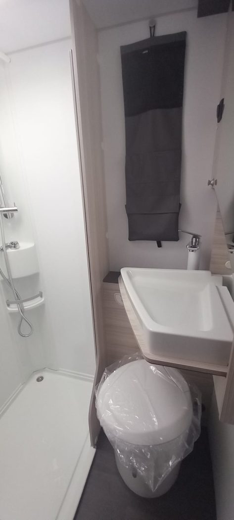 Adria Sun Living A75DP- NOLEGGIO - foto 8