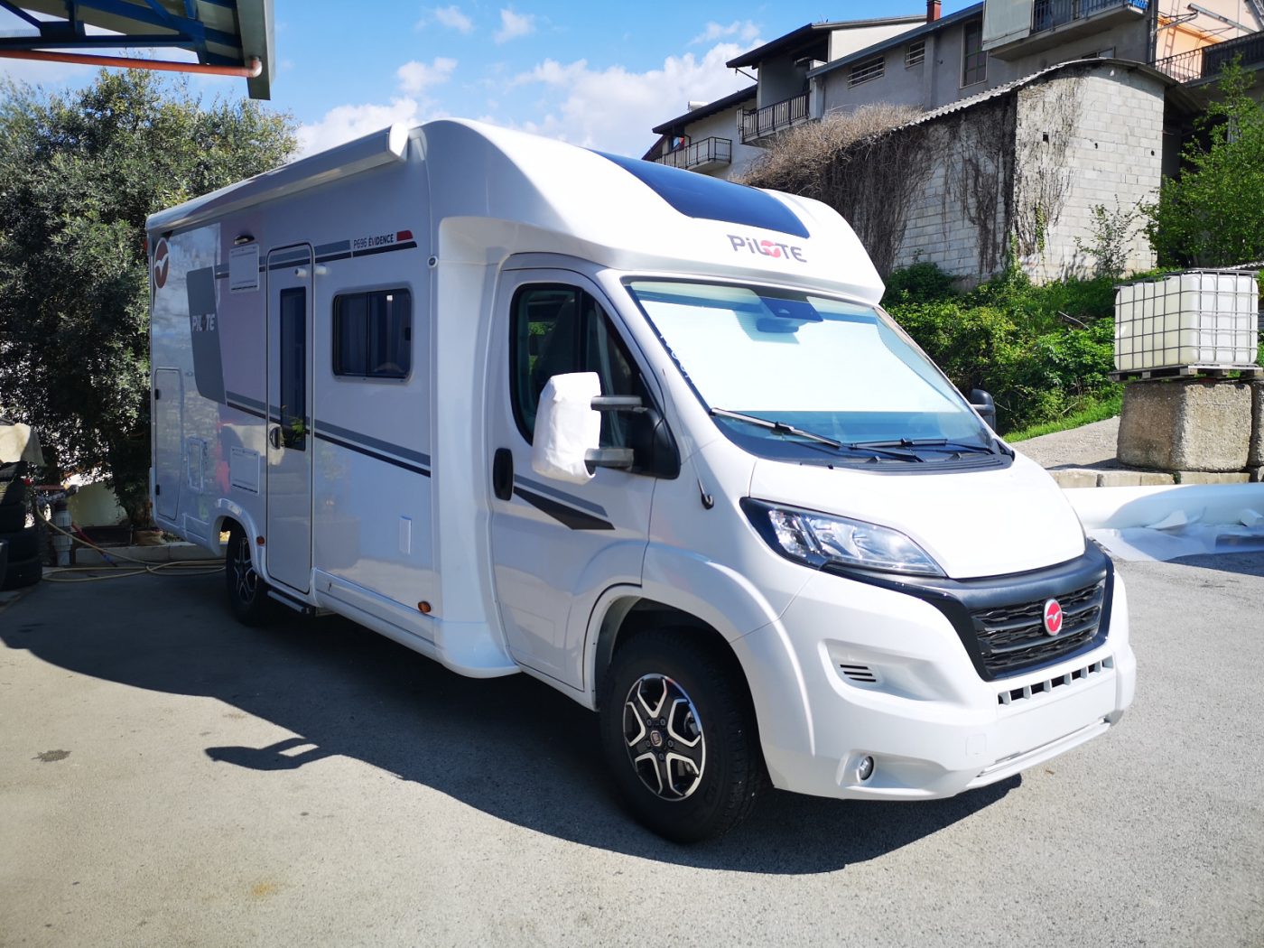 Pilote Pacific P696D Evidence Fiat Ducato 140cv Aut. – Pronta Consegna