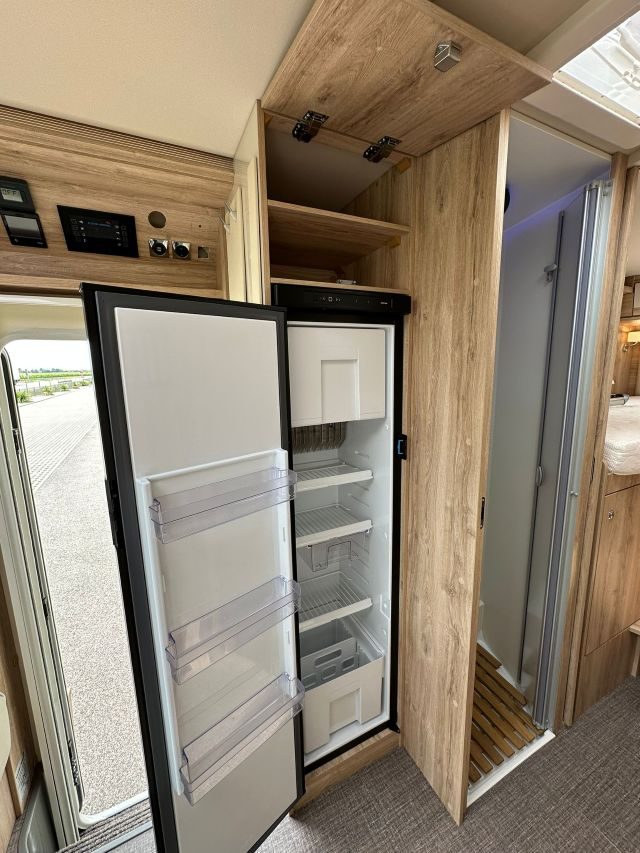 Eura Mobil Integra Line 720 EF (usato) - foto 15