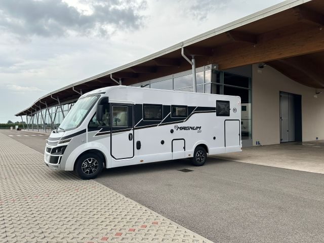 Elnagh Magnum 530 (nuovo)