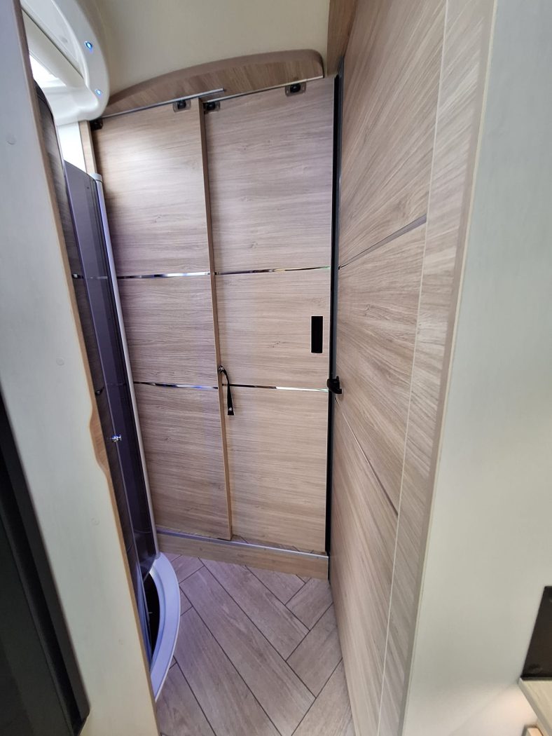 CHALLENGER 3048 MOTORHOME € 86900 cambio automatico -extra accessoriato - foto 11