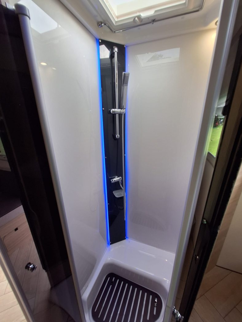 CHALLENGER 3048 MOTORHOME € 86900 cambio automatico -extra accessoriato - foto 16