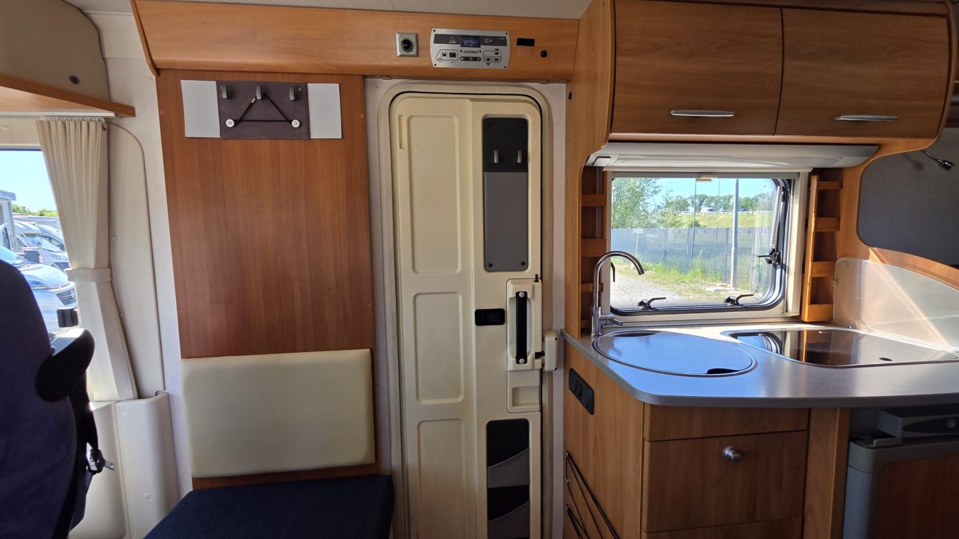 Hymer Exsis 522I Solo Mt 6,15 Km 29.000 - foto 25