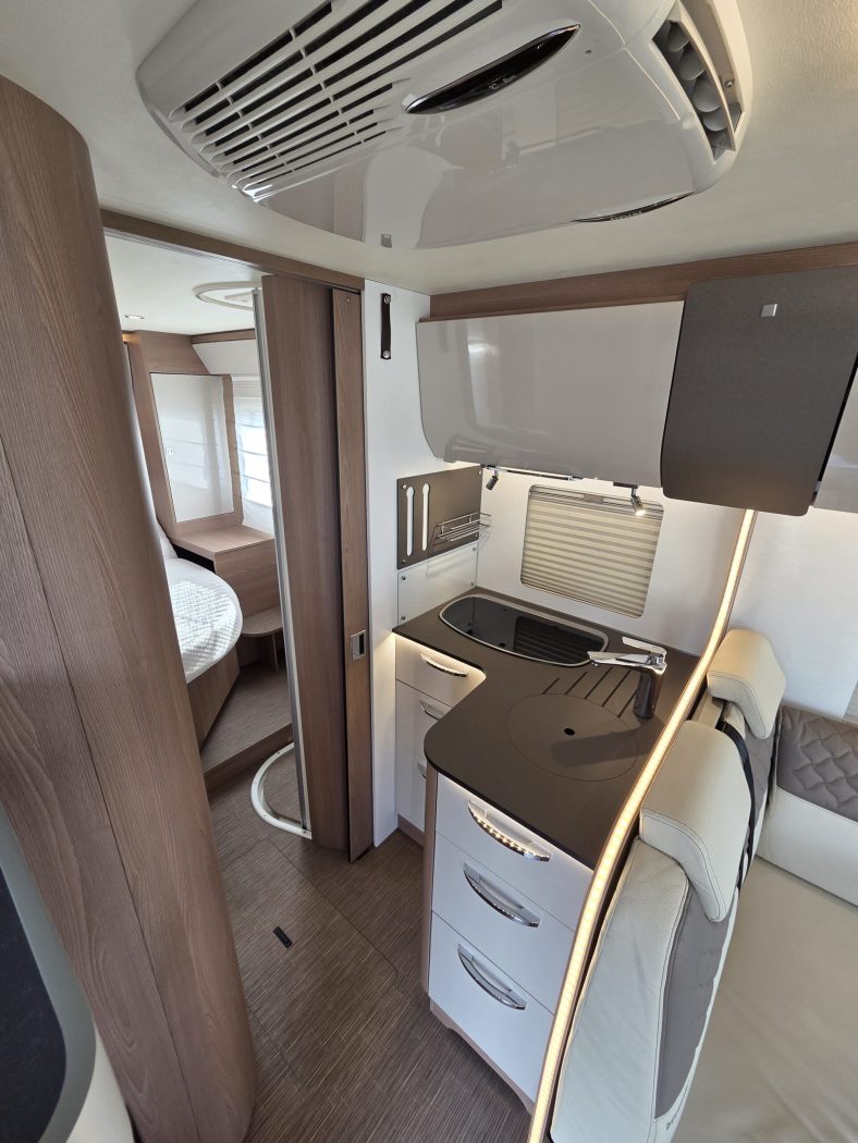 Motorhome Burstner Ixeo letto Nautico Km 13000 mt 699 - foto 11