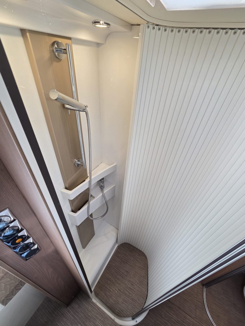 Motorhome Burstner Ixeo letto Nautico Km 13000 mt 699 - foto 18