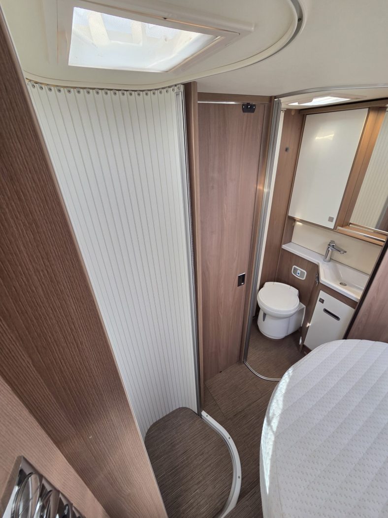 Motorhome Burstner Ixeo letto Nautico Km 13000 mt 699 - foto 20