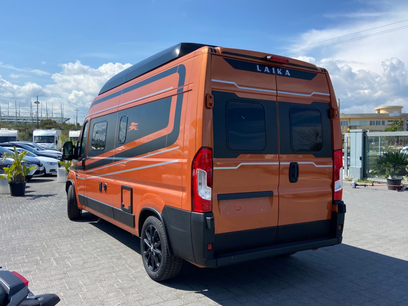 Laika Kosmo Supremo Arancio Sicilia tetto sollevabile - foto 4