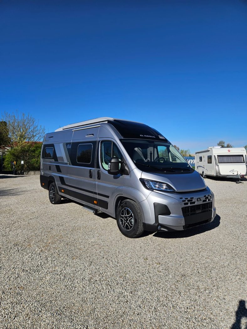 Furgonato ADRIA TWIN 640 SGX 60Y POPTOP | Zanini Camper - foto 2