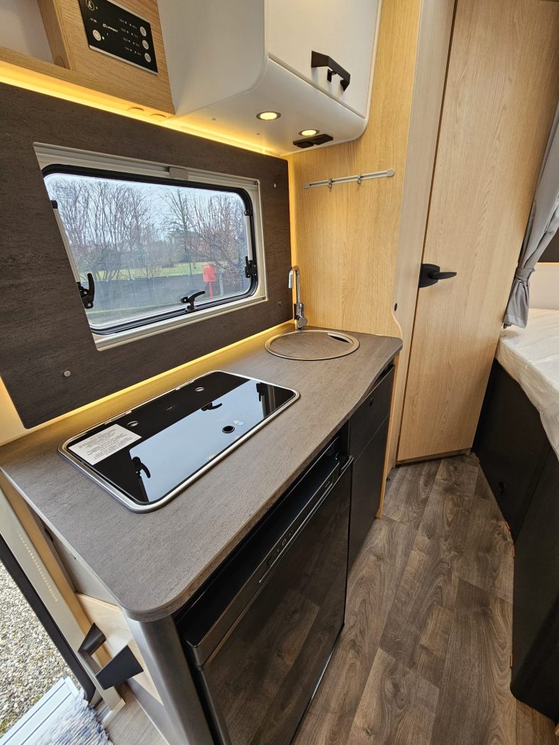 Semintegrale SUNLIGHT T 58 ADVENTURE EDITION | Zanini Camper - foto 10