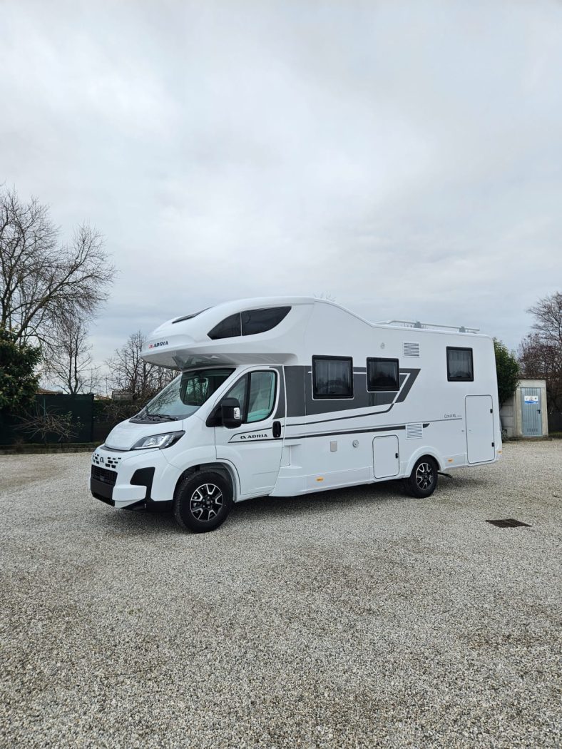 Mansardato ADRIA CORAL XL 660 SL 60Y | Zanini Camper - foto 3