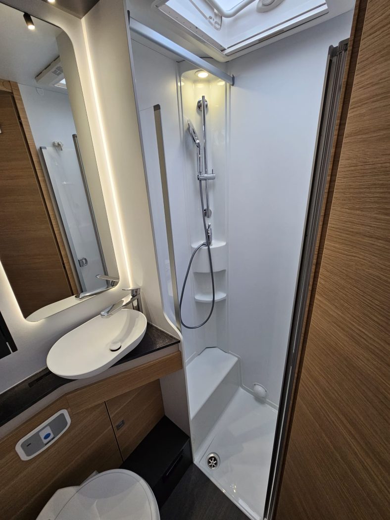Mansardato ADRIA CORAL XL 660 SL 60Y | Zanini Camper - foto 15