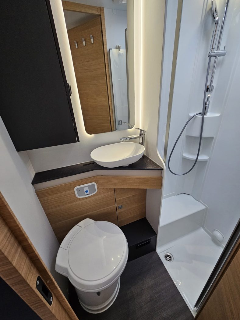 Mansardato ADRIA CORAL XL 660 SL 60Y | Zanini Camper - foto 16