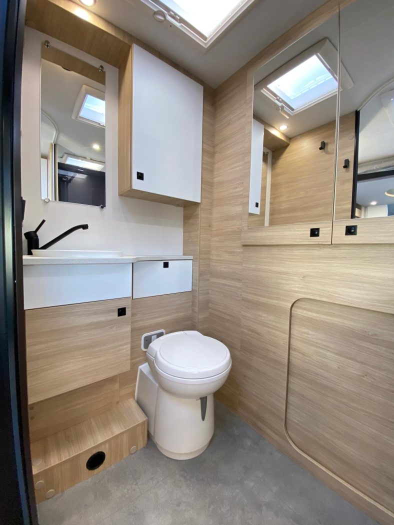 Semintegrale CHALLENGER 260 ULTIMATE EDITION - CAMBIO AUTOMATICO - | Zanini Camper - foto 17