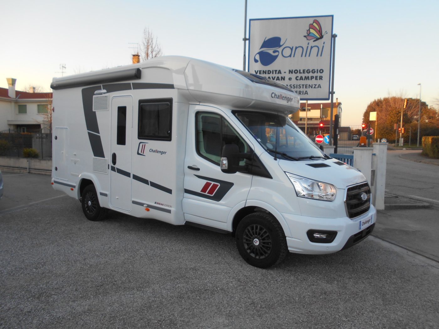 Semintegrale CHALLENGER 250 BREAK EDITION | Zanini Camper