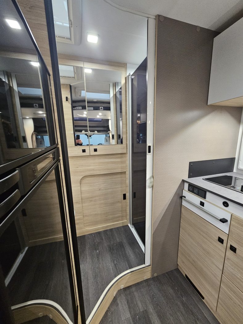 Semintegrale CHALLENGER 250 BREAK EDITION | Zanini Camper - foto 7