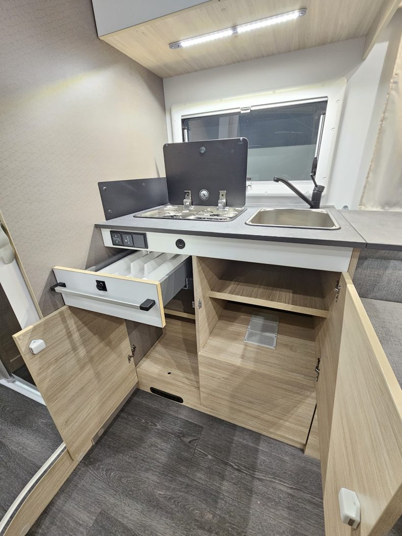 Semintegrale CHALLENGER 250 BREAK EDITION | Zanini Camper - foto 10