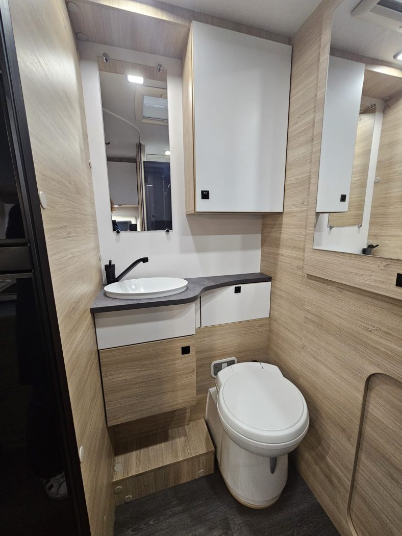 Semintegrale CHALLENGER 250 BREAK EDITION | Zanini Camper - foto 13