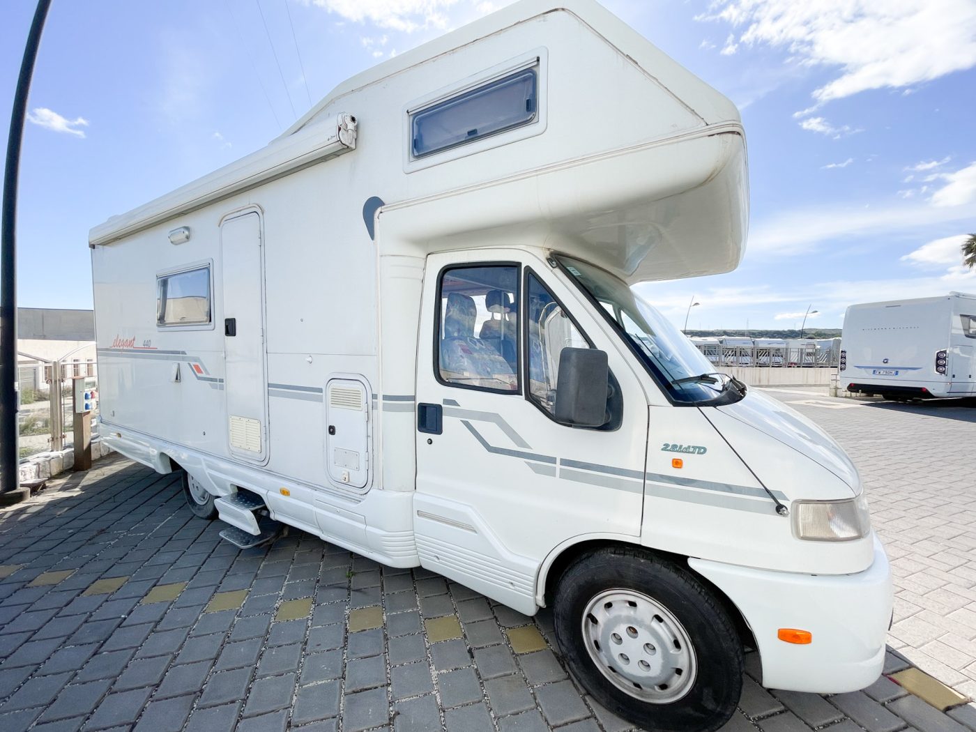 Caravan International Elegant 440