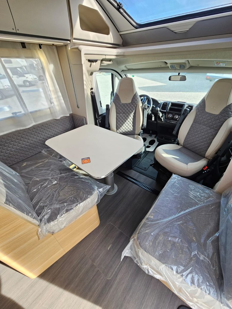 Semintegrale ADRIA MATRIX AXESS 670 SL + "PRONTI A PARTIRE" - foto 7