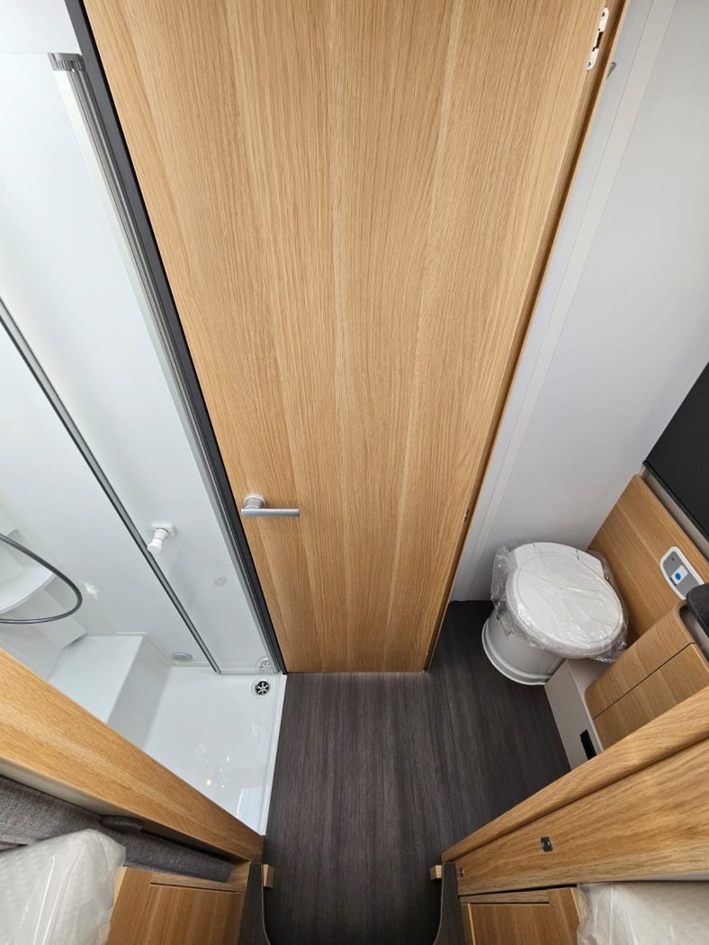 Semintegrale ADRIA MATRIX AXESS 670 SL + "PRONTI A PARTIRE" - foto 17