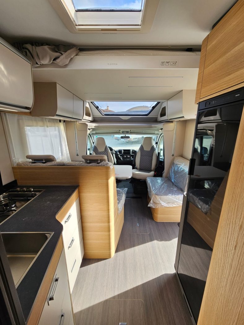 Semintegrale ADRIA MATRIX AXESS 670 SL + "PRONTI A PARTIRE" - foto 25