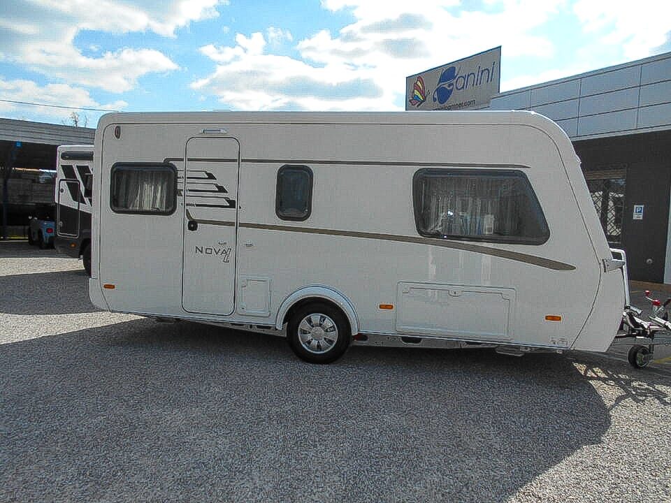 Caravan ERIBA NOVALIGHT 470 - LETTI GEMELLI | Zanini Camper
