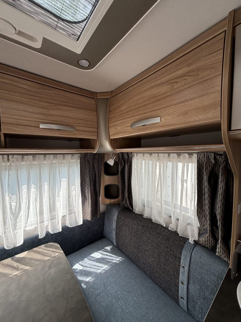 Caravan ERIBA NOVALIGHT 470 - LETTI GEMELLI | Zanini Camper - foto 8