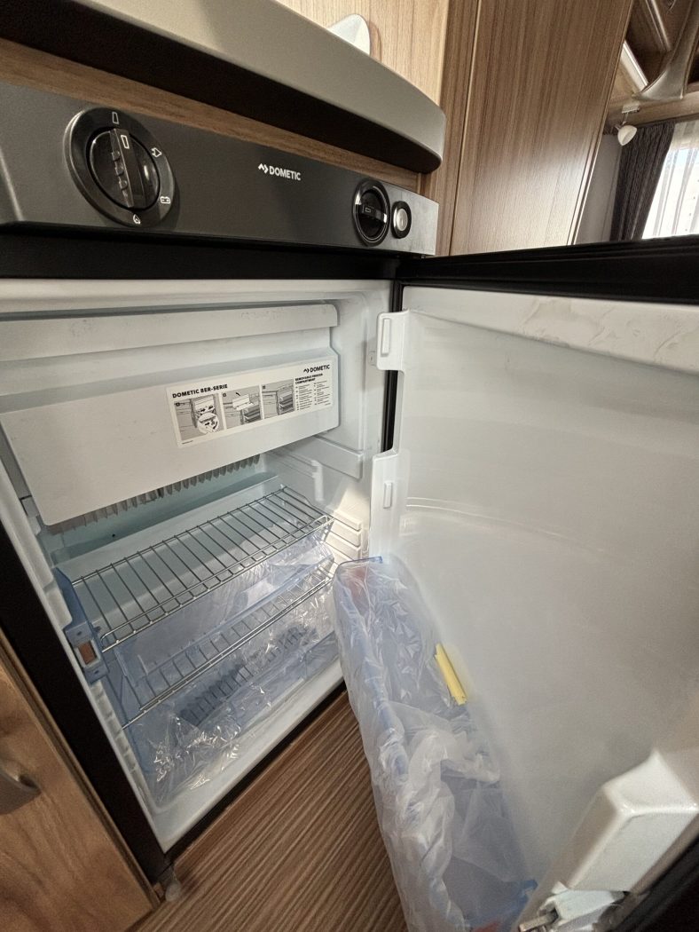 Caravan ERIBA NOVALIGHT 470 - LETTI GEMELLI | Zanini Camper - foto 11