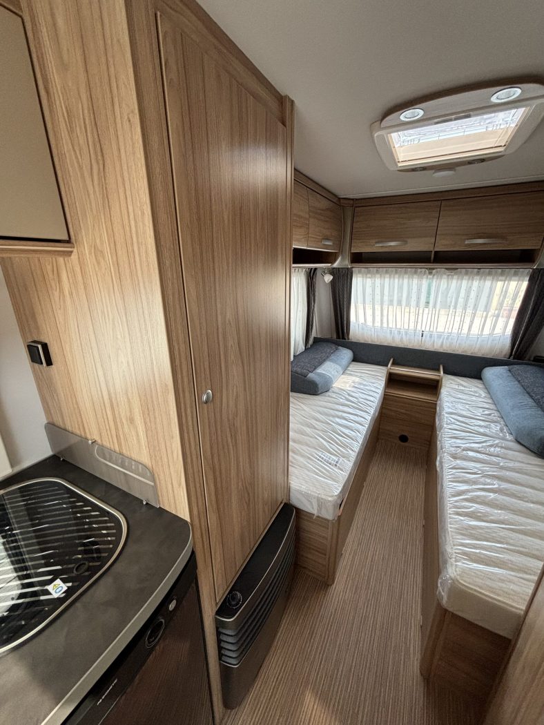 Caravan ERIBA NOVALIGHT 470 - LETTI GEMELLI | Zanini Camper - foto 15