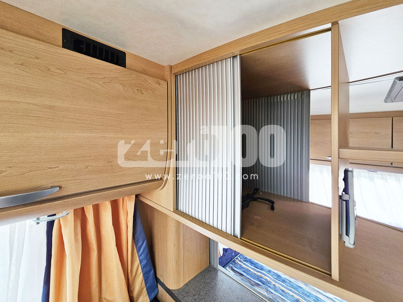 Caravan Knaus Sudwind 550 QK 6 posti - foto 27