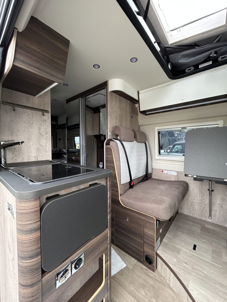 Laika Ecovip 645 Tetto sollevabile - foto 5