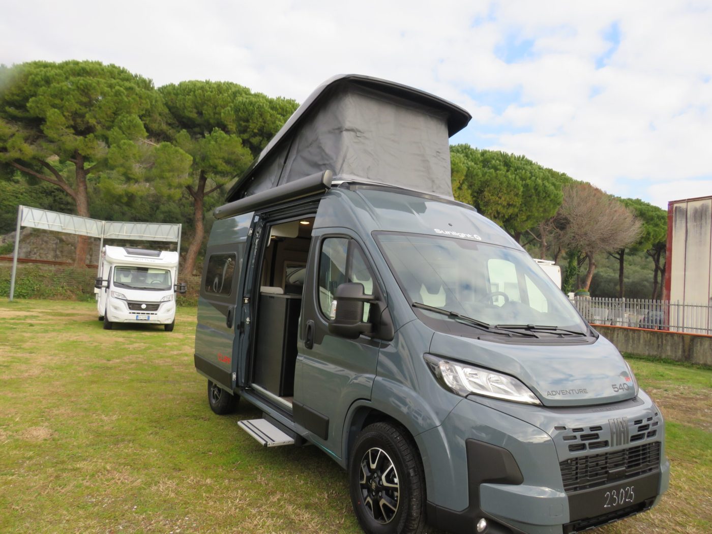 Sunlight Cliff 540 Adventura Tetto a soffietto Pronta consegna