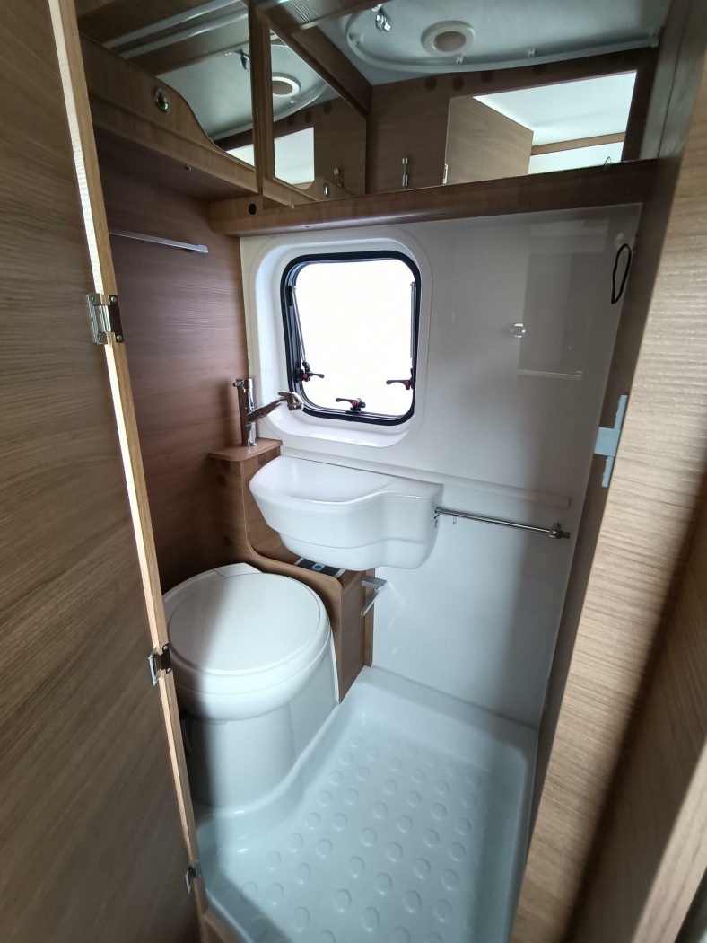 Van McLouis Menfys S-Line 3 Maxi - Caravan Center - foto 5