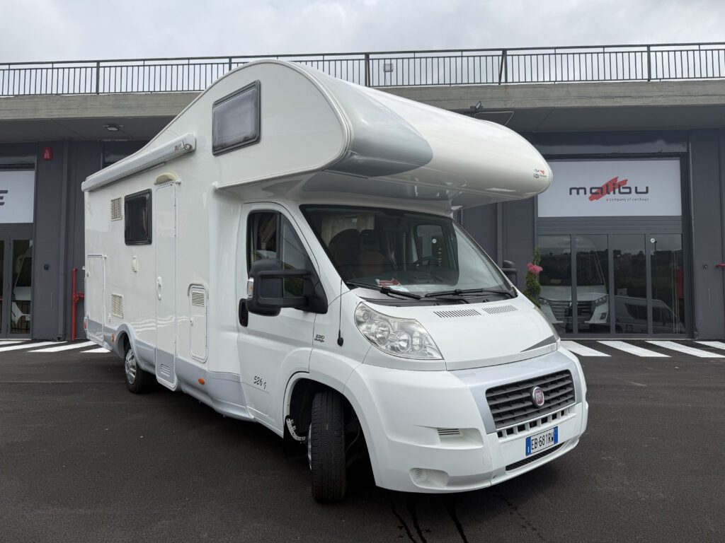 Mc Louis M700 Mansardato — DLF Caravan
