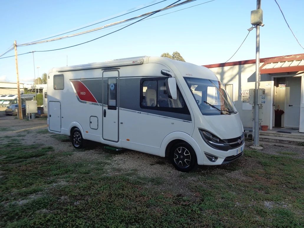 BURSTNER IXEO I 690G